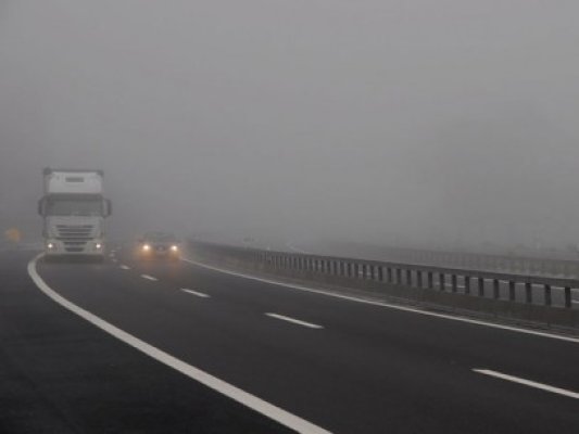 Ceaţă densă pe Autostrada Soarelui, vineri seara